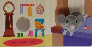 Hickory Dickory Dock (Board Book With Finger Puppets)